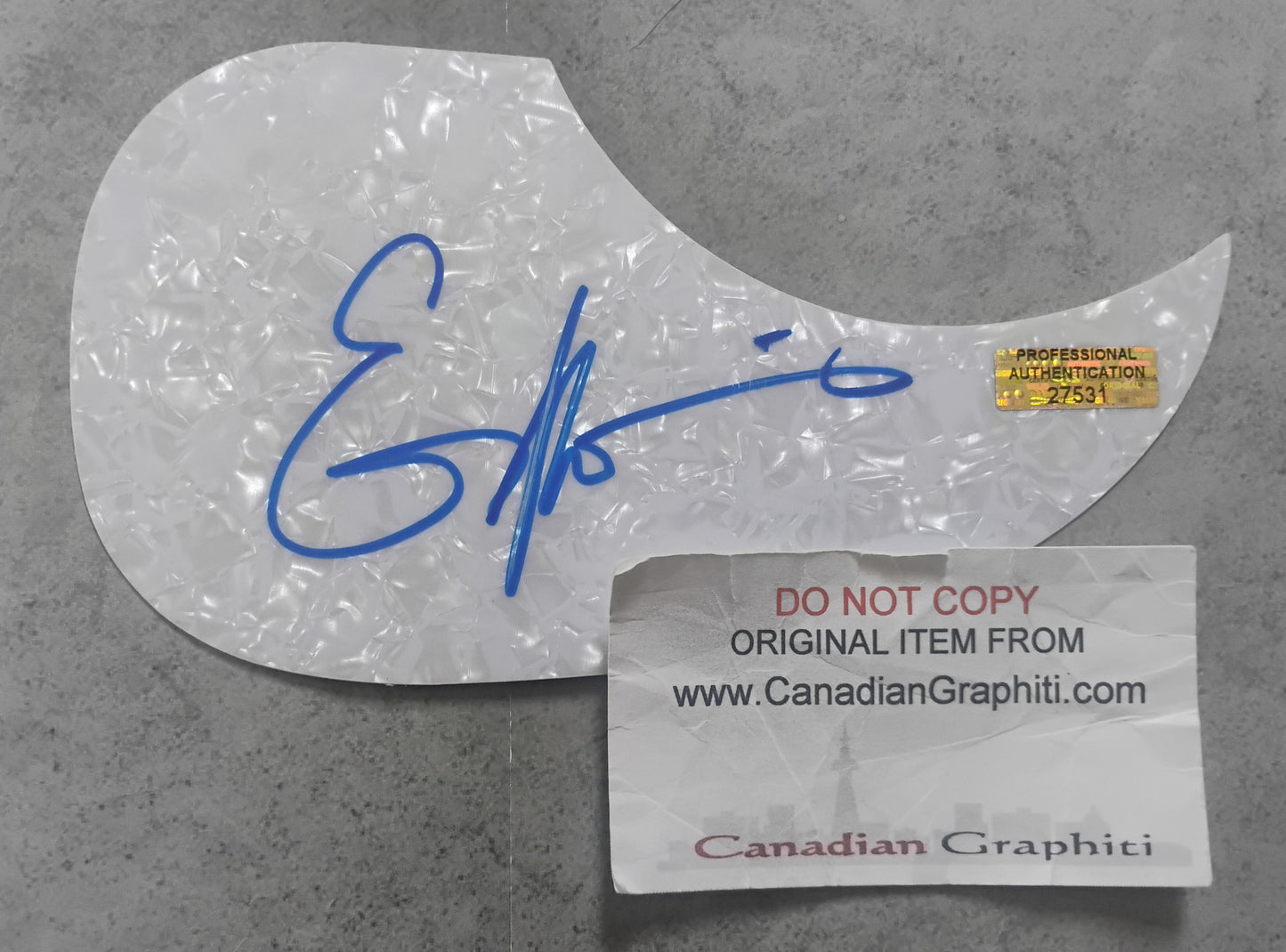 Emmylou Harris Hand Signed Autograph Guitar Pick Guard COA