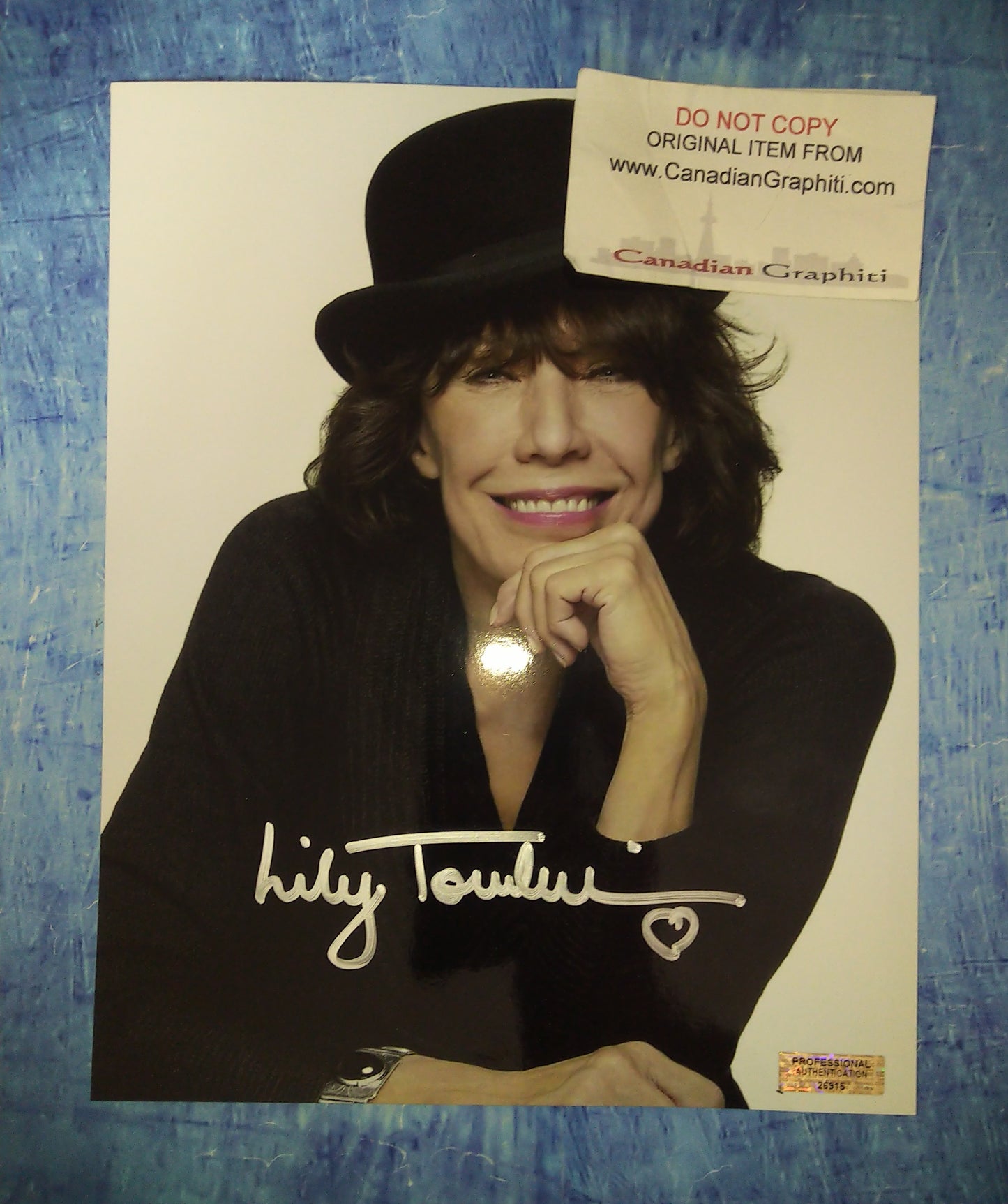 Lily Tomlin Hand Signed Autograph 8x10 Photo COA