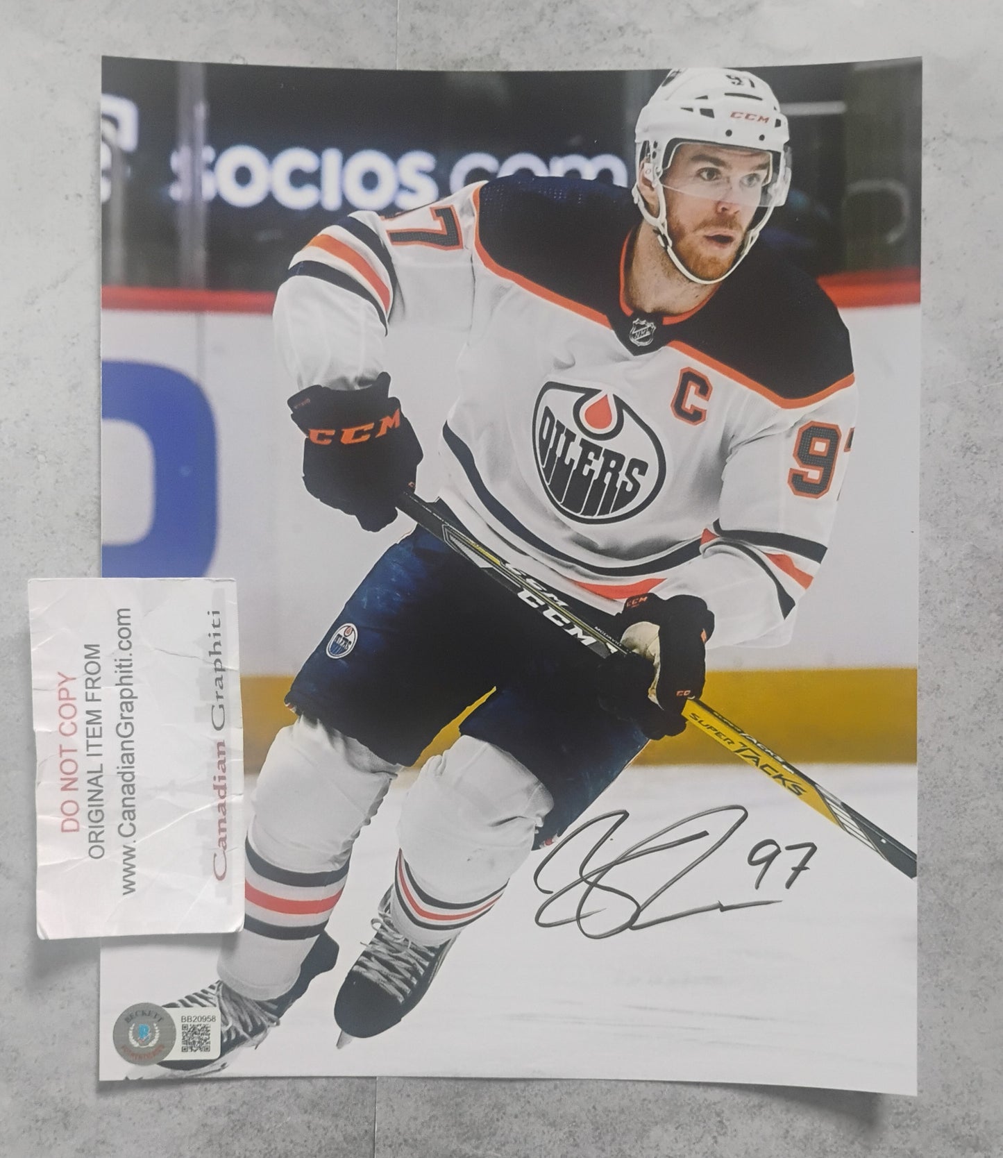 Connor McDavid Hand Signed Autograph 8x10 Photo COA Edmonton Oilers