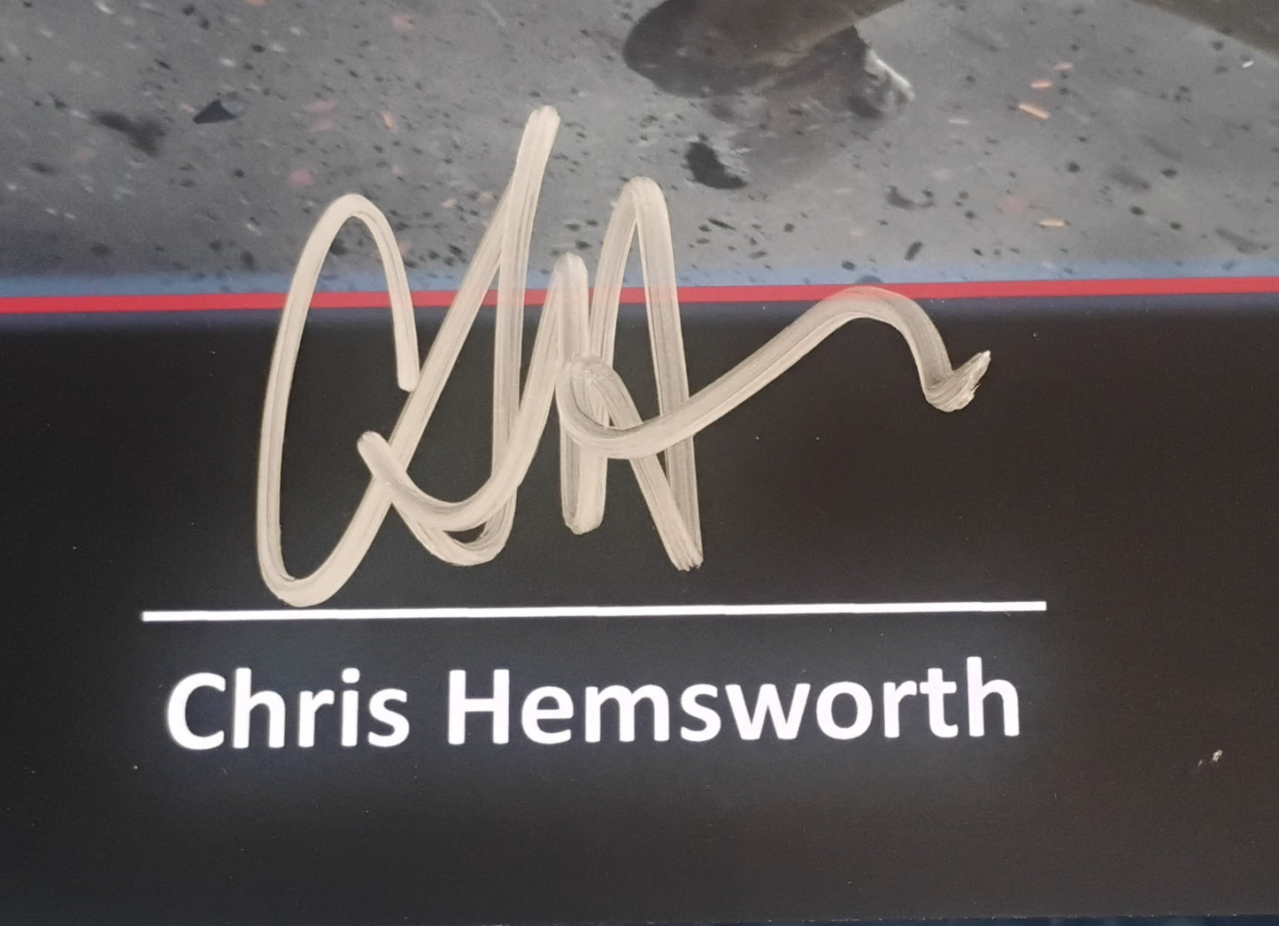 Chris Hemsworth Hand Signed Autograph 8x10 Photo COA Thor