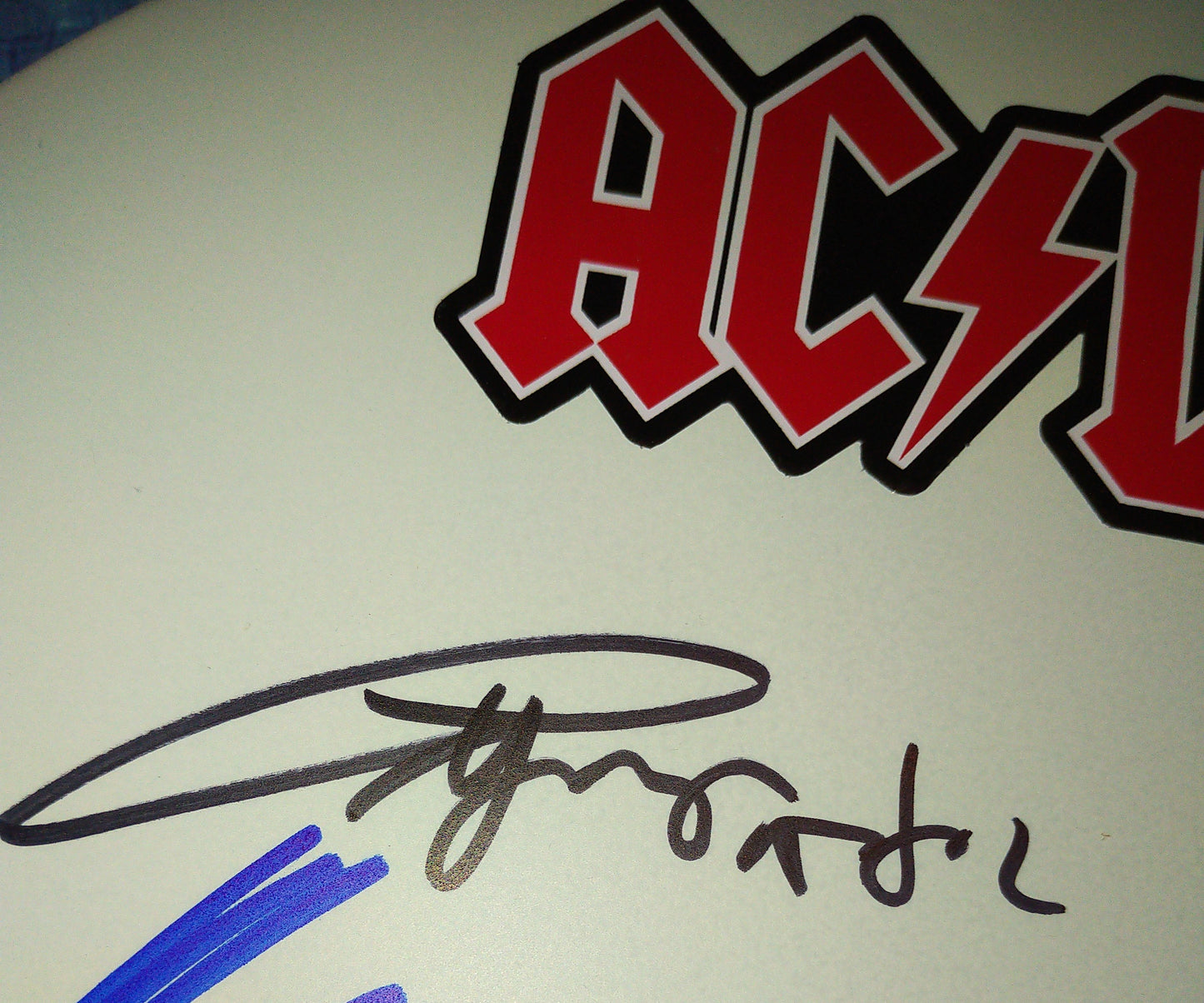 AC/DC 7x Band Hand Signed Drum Head Chris Slade, Phil Rudd, Simon Wright